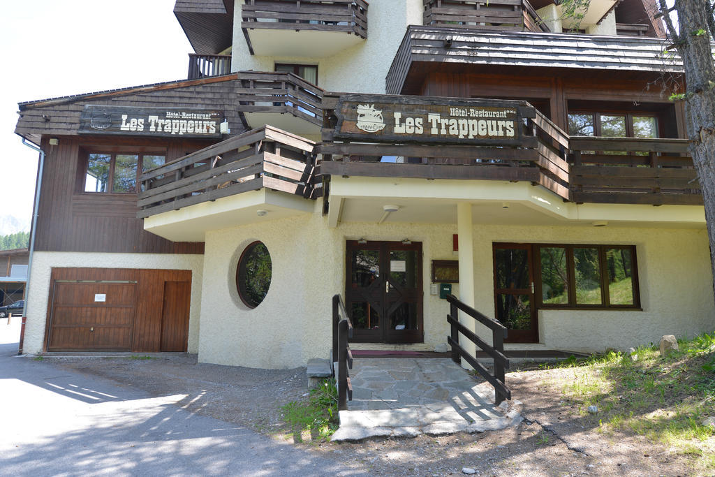 Hotel Les Trappeurs Les Orres Exterior foto